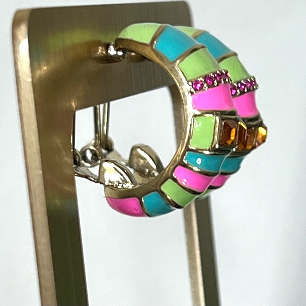 Heidi Daus 🆕 “Color Crazy” multi color half hoop omega for pierced ears earrings - Picture 4 of 7